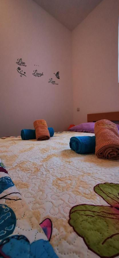 Apartmani Marija Kolan Exterior photo