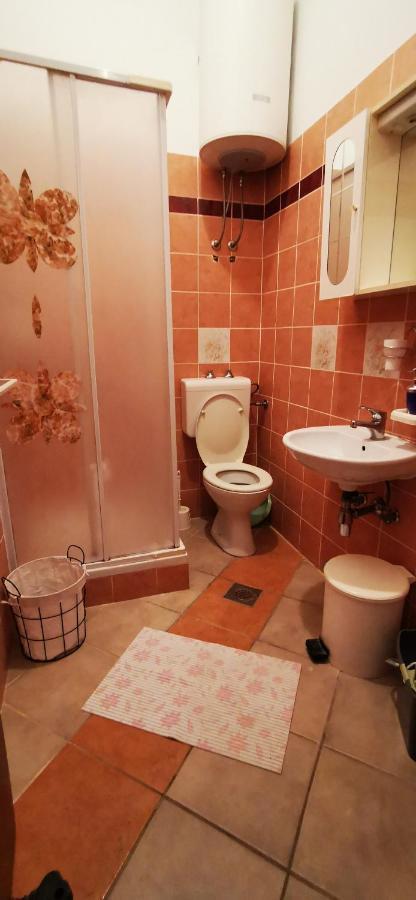 Apartmani Marija Kolan Exterior photo